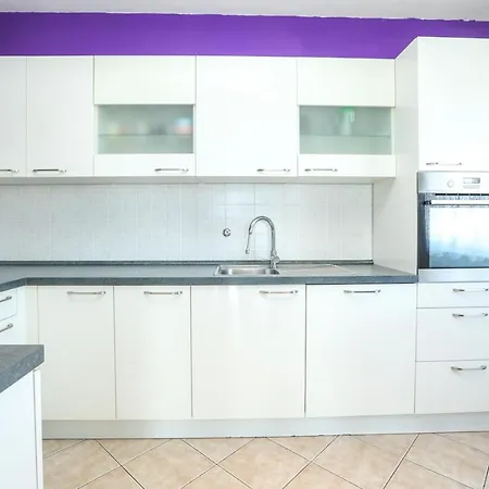 Apartment Dama